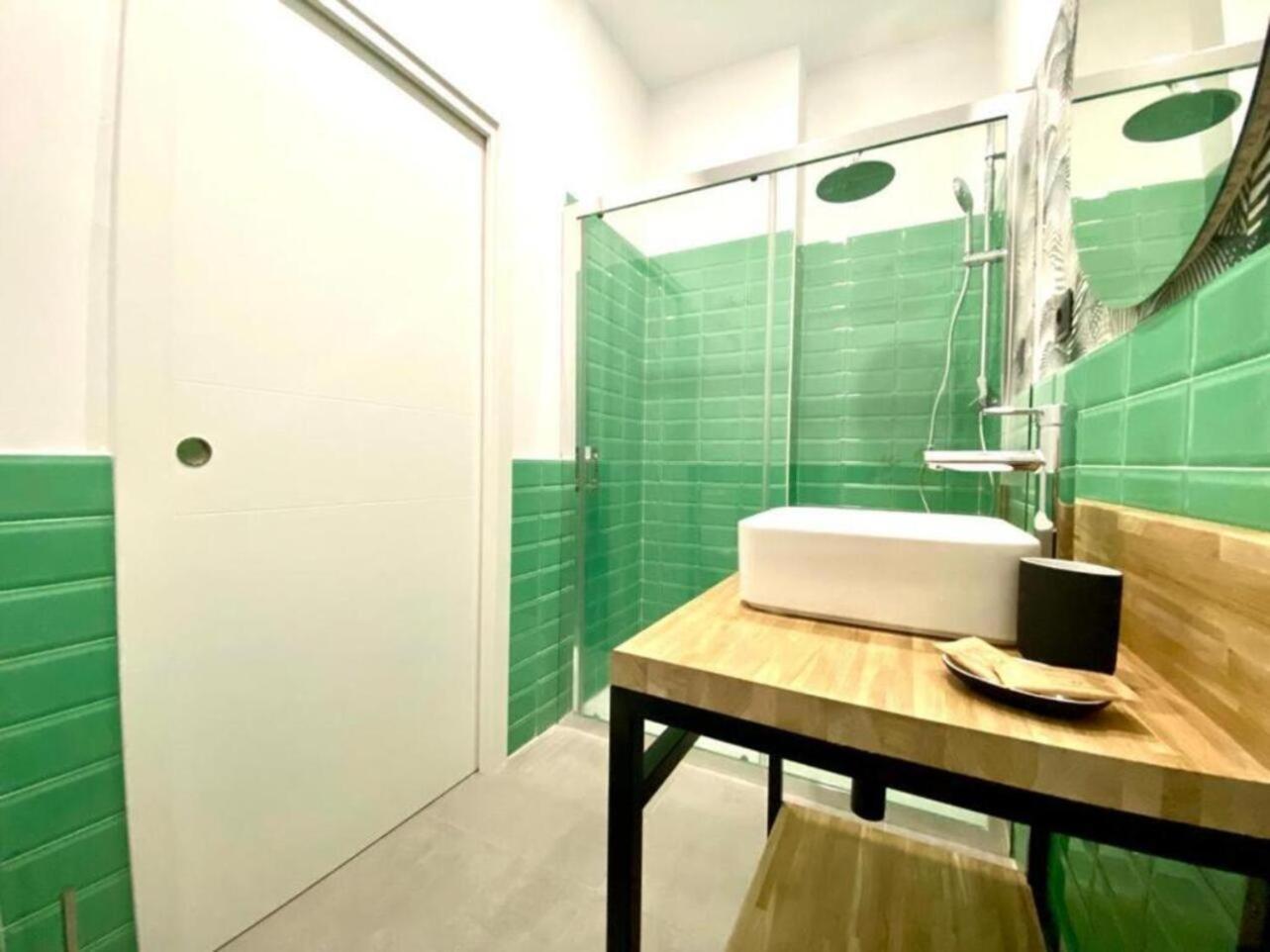 Malaga City Suites Exterior foto